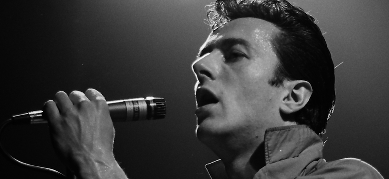 Elment, de itt maradt – 20 éve halt meg Joe Strummer, a Clash frontembere