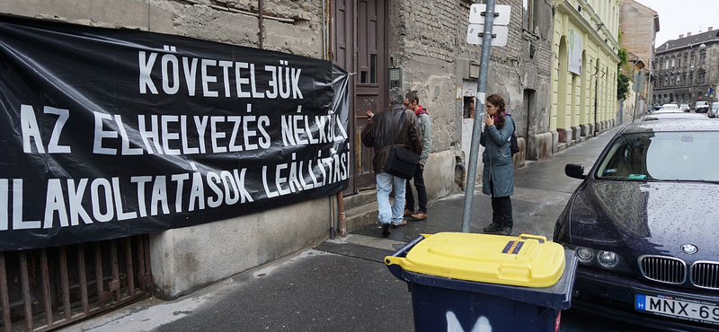 Pár hetes babával lakoltattak ki egy családot Budapesten