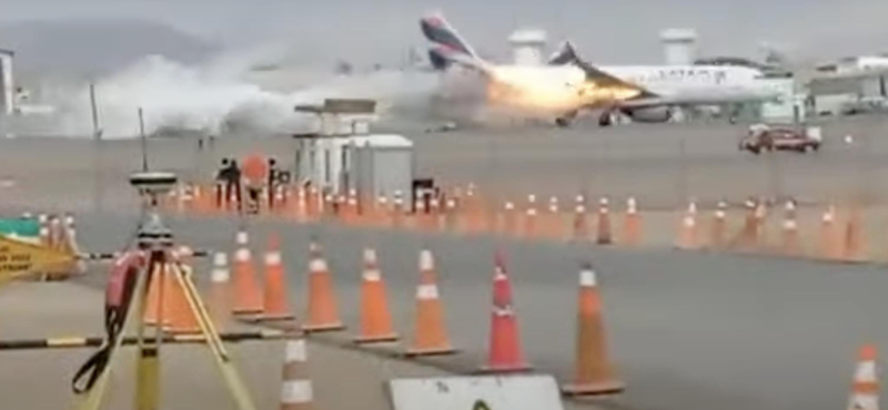 Videók kerültek elő a halálos balesetről, ahol felszálló utasszállító ütközött egy tűzoltóautónak