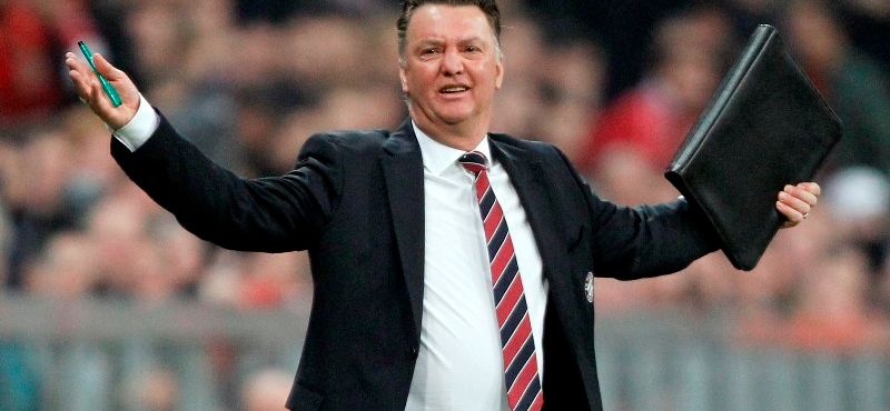 Még unokáink is jól élnének abból a pénzből, amit a kirúgásáért kapott Van Gaal