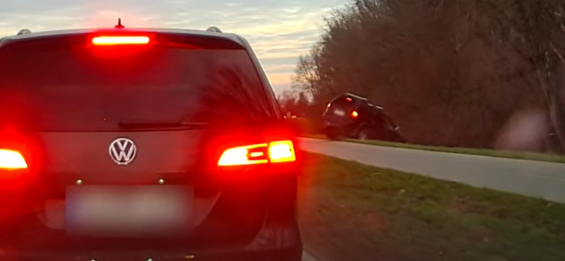 Komolyan gondolta az offroados dugókerülést egy autós Győrben – videó