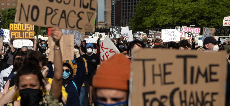 Detroitban a rendőri erőszak ellen tüntetők közé lőttek