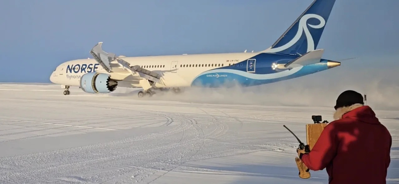 A történelem során először az Antarktiszon landolt egy Boeing 787 Dreamliner – videó