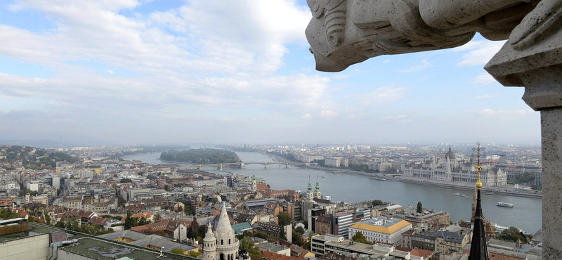 Fotók: 120 éve nem látott helyet nyitottak meg a Mátyás-templomban