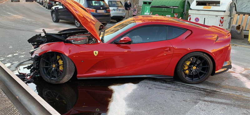 Nem volt jó ötlet az autómosóra bízni a Ferrari 812 Superfastot