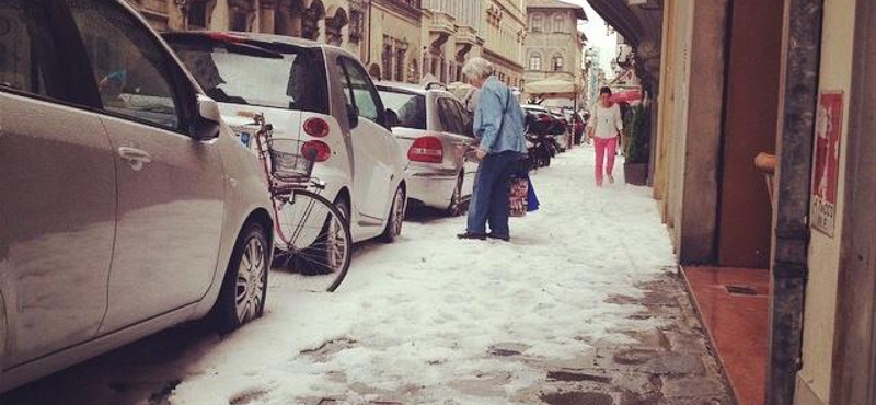 Megbolondult az időjárás, ma hógolyózni lehetett Firenzében