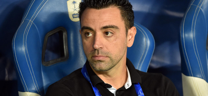 Xavi szerződést hosszabbított a Barcelonánál