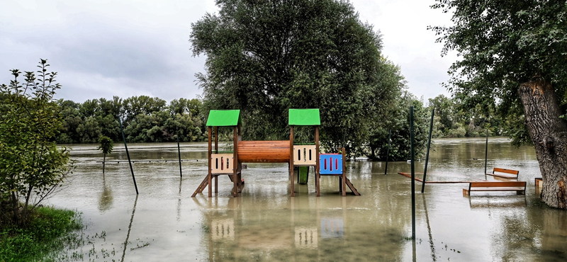 Grafikonra raktuk az előrejelzéseket: így emelkedik a Duna vízszintje 18 városban szombatig