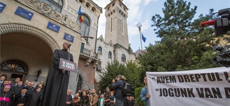 Marosvásárhelyi iskolaügy - Nyílt levélben kérik Klaus Iohannis államfőt a szülők