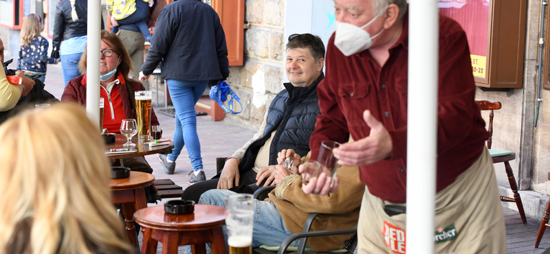 A rendőrség arra emlékeztet, hogy a terasznyitás után is ellenőrzik a védelmi intézkedések betartását