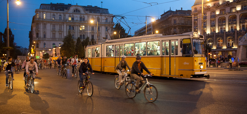 Megbüntethetik a rendőrök a Critical Mass résztvevőit 