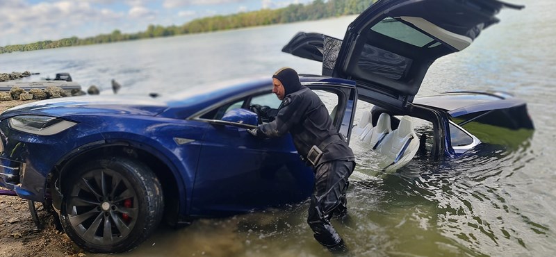 Eladó a Tesla, ami Tökölnél a Dunába gurult