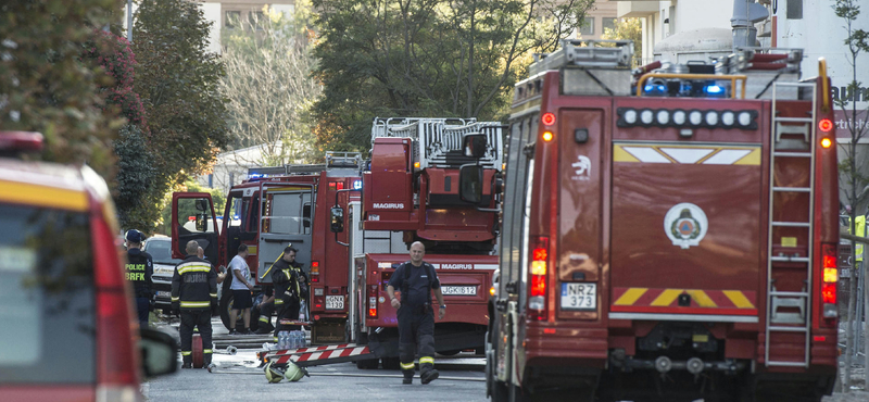 Tűz ütött ki egy társasházban Óbudán, 15 lakót kellett kimenekíteni