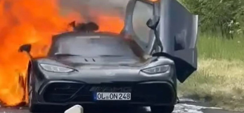 Porig égett egy F1-motoros utcai hiperautó – videó