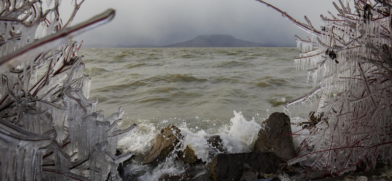 Vasárnapra befagyhat a Balaton