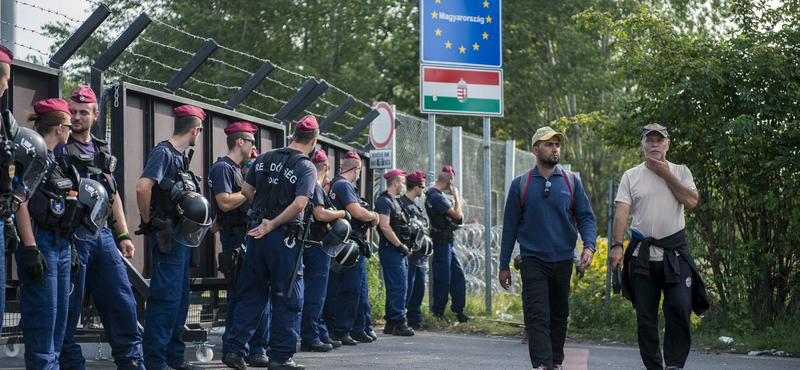 Atv.hu: Ultimátumot adtak a menekültek a rendőröknek Röszkénél