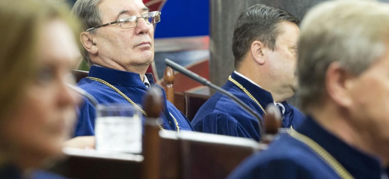 Megkerülhető a parlamenti választás eredménye? Vad tervek az egyik oldalon, kétségek az ellenzéki térfélen