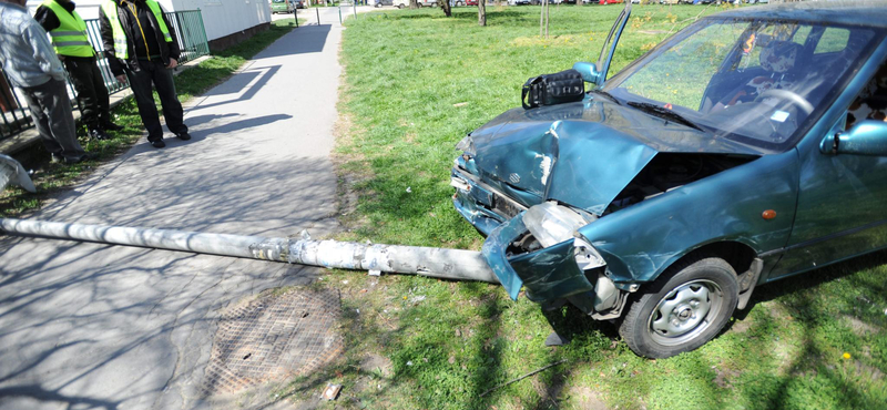 Kilencéves autóvezető tört parkoló kocsikat a Havanna lakótelepen