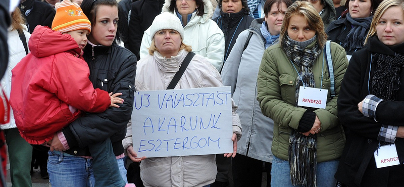 Példátlan felhatalmazás: népharag elől menekültek a fideszes képviselők