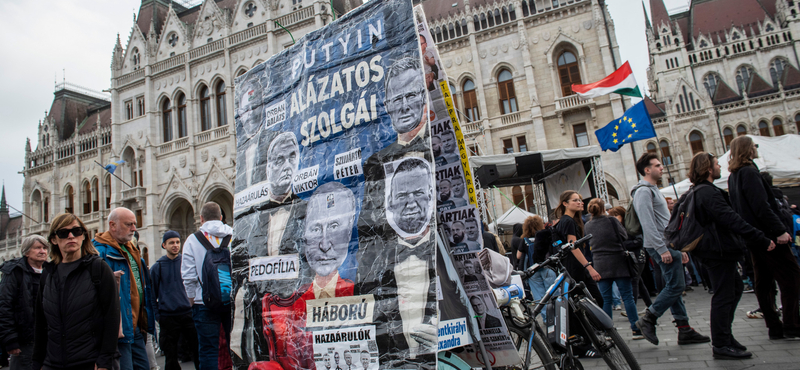 Civil szervezetek százai tiltakoznak az Európai Bizottságnál a Fidesz megfélemlítési törvénye ellen, országos tüntetéssorozat is készül