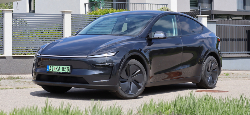 Teszten Magyarország legkelendőbb villanyautója, a cybertekintetű legfrissebb Tesla Model Y