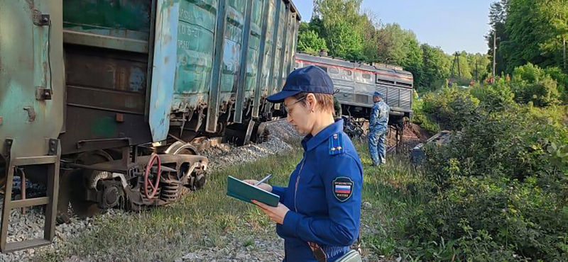 Az orosz hatóság szerint felrobbantották a beomlott hidakat