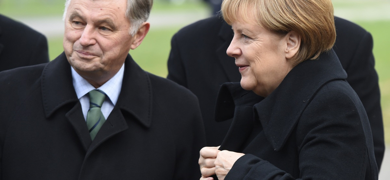 Merkel hatalmasatt bakizott: "Az antiszemitizmus állami és polgári kötelességünk"