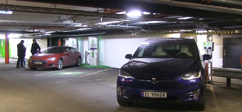 Videó: a világ legnagyobb elektromosautó-töltő parkolóháza