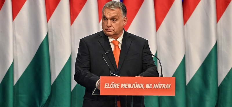 "Ne ódzkodjunk a kemény szavaktól" - Orbán Viktor évértékelő percről percre