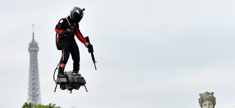 Már készülődik a francia feltaláló, vasárnap légdeszkával repülheti át a La Manche csatornát