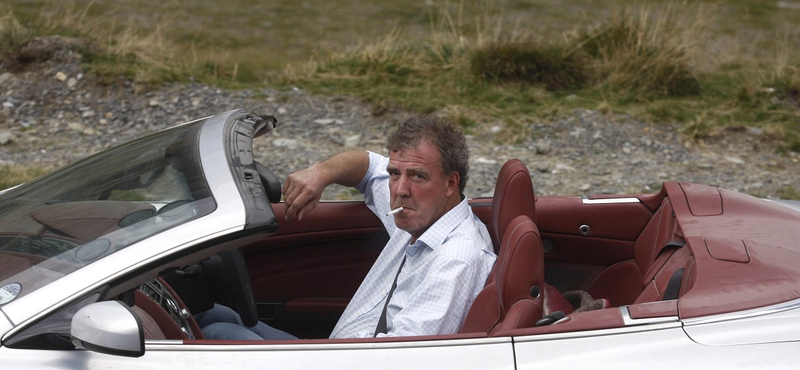 Balhé a BBC-nél: felfüggesztik állásából a Top Gear műsorvezetőjét