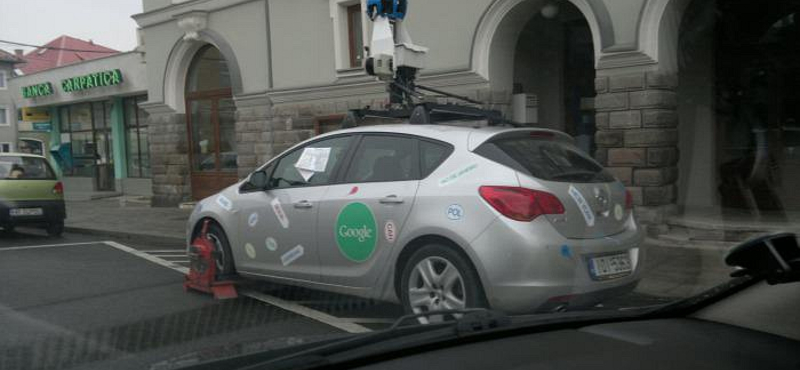 Fotó: Kerékbilincset kapott Székelyföldön a Google Street View-kocsija