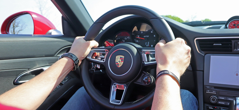 Miért jobb egy 20 millió forintos Porsche egy 60 milliósnál? Kipróbáltuk mindkettőt