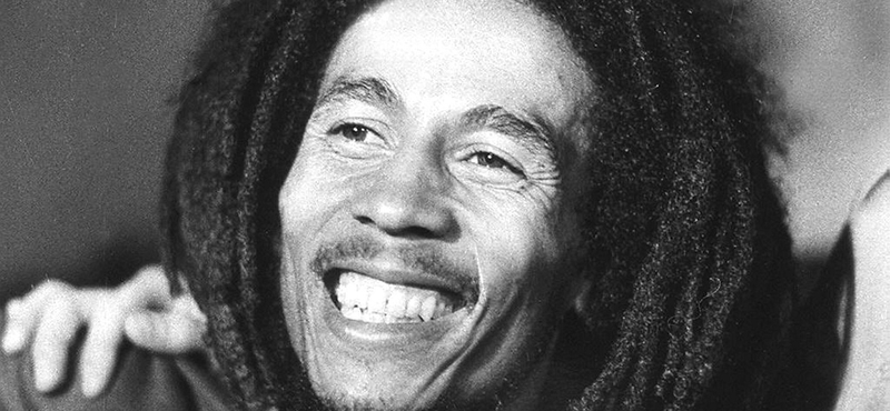 Koncertjén összeölelkeztek az ádáz politikai ellenfelek is – 75 éve született Bob Marley