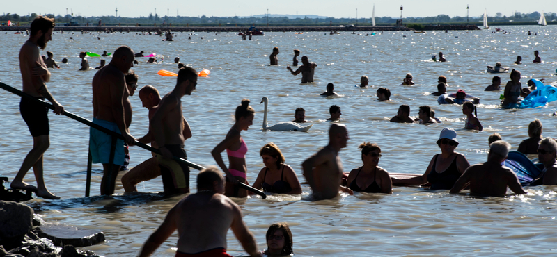 Három hazai strandnak kifogásolható a fürdővize