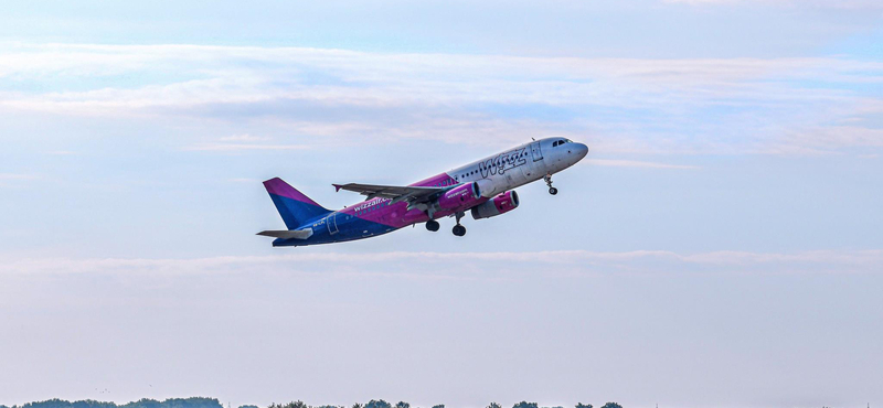 Ezer eurójába került a magyar házaspárnak, hogy a Wizz Air törölte a járatukat