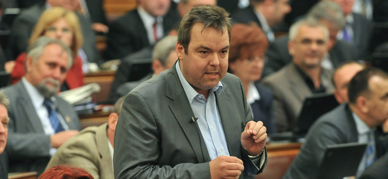 Megint egy emberére szabná a törvényeket a Fidesz