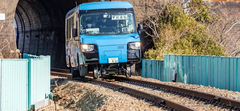 Japánban elindult a világ első buszvonata