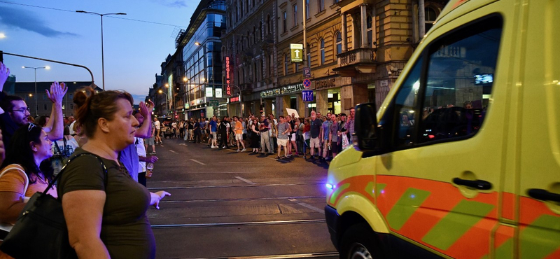 Leültek piknikezni a Deákon a tüntetők, de már tervezik a következő célt