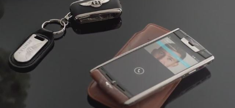 Egy autó árát kérik a Vertu és a Bentley új mobiltelefonjáért