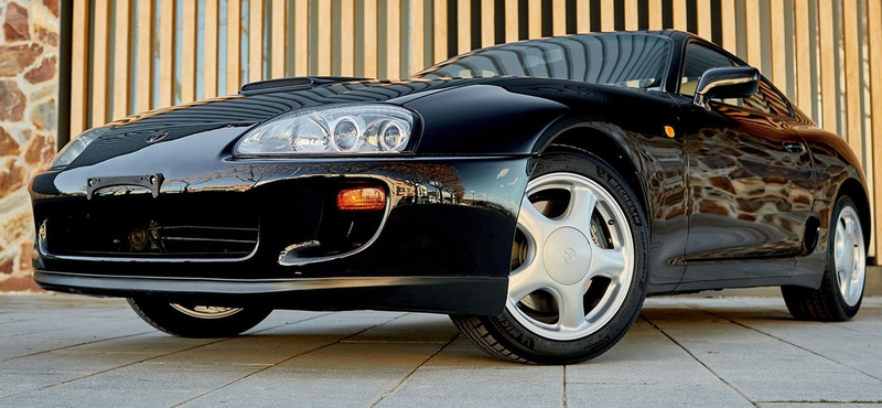 Szinte új autóként vár gazdára ez a 28 éves Toyota Supra