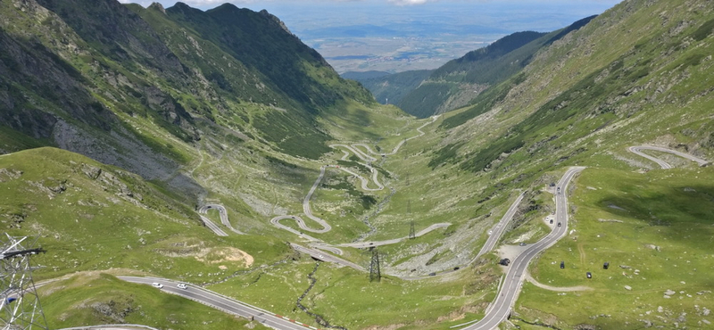 Magyar turisták rekedtek a Fogarasi-havasokban, nyolcórás mentőakcióval hozták le őket