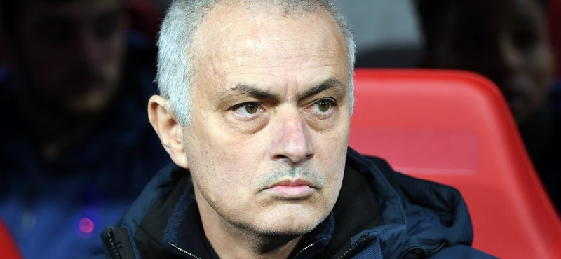 Mourinho ellen vizsgálatot indított az UEFA, mert inzultálta a bírót