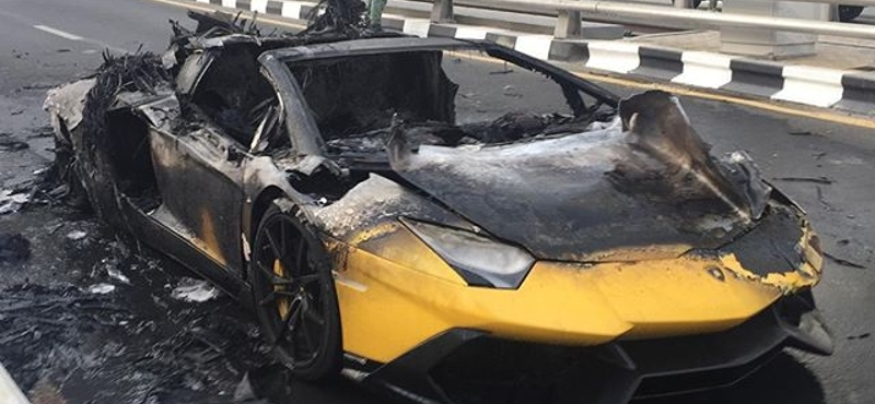 Videó: Különleges Lamborghini lángolt ma délelőtt Dubajban