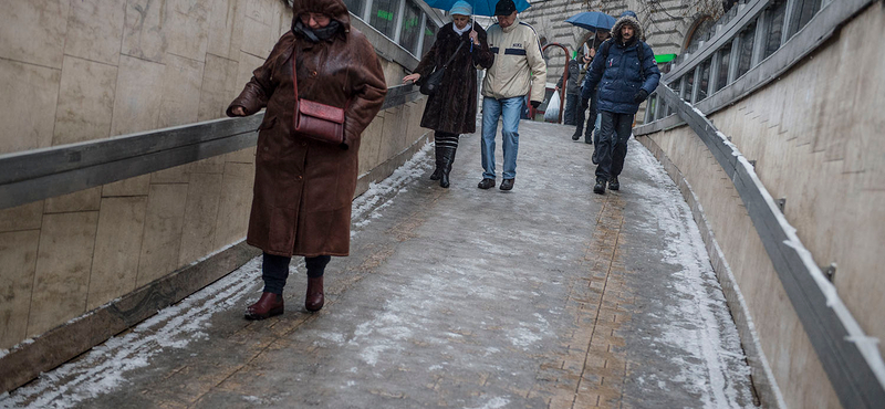 Ónos eső jöhet csütörtökön, másodfokú figyelmeztetést adtak ki