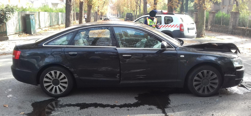 Volvo és Audi csattant Budapesten, feje tetején állt meg a Volvo