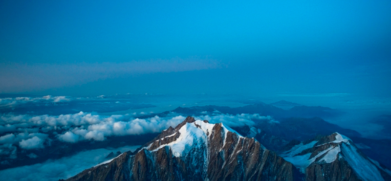 Apja zuhanását végignézte, majd 10 órát lógott a Mont Blanc mellett egy fiú