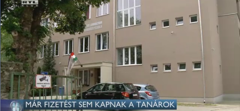 Már fizetést sem kapnak a tanárok Mezőcsáton