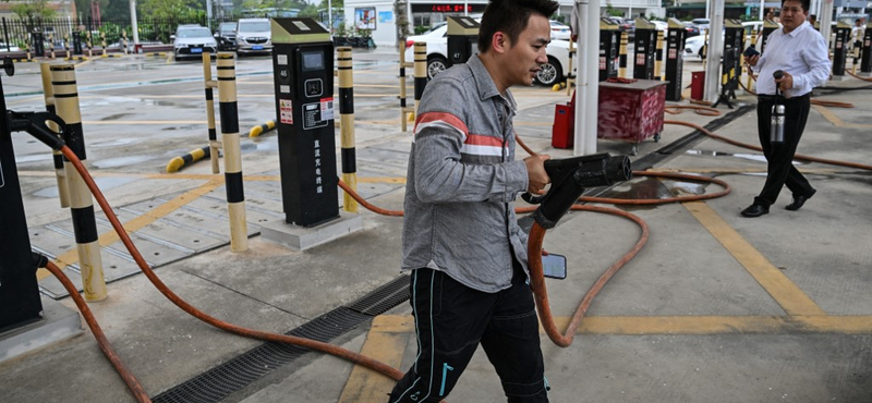 Kína harmadik legnagyobb metropoliszában már több a villámtöltő, mint a benzinkút