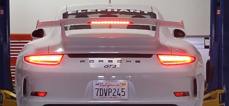 Így fordítja hátsó kerekét is kanyarodás közben az új Porsche 911 GT3 – videó